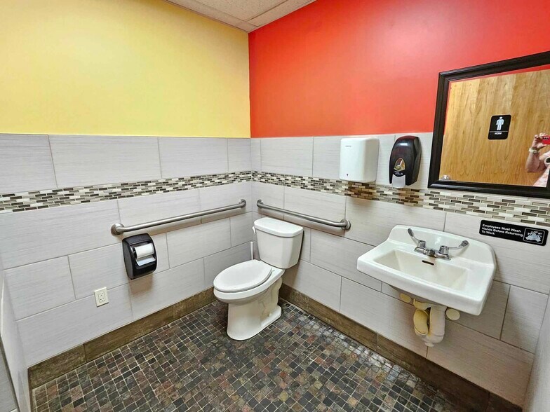 More Photos Of 302-306 Ford St, Ogdensburg Freestanding For Sale
