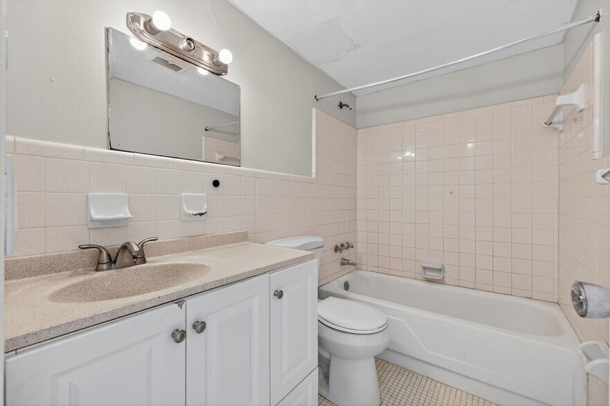 More Photos Of 275 116th Ave, Treasure Island Apartments For Sale