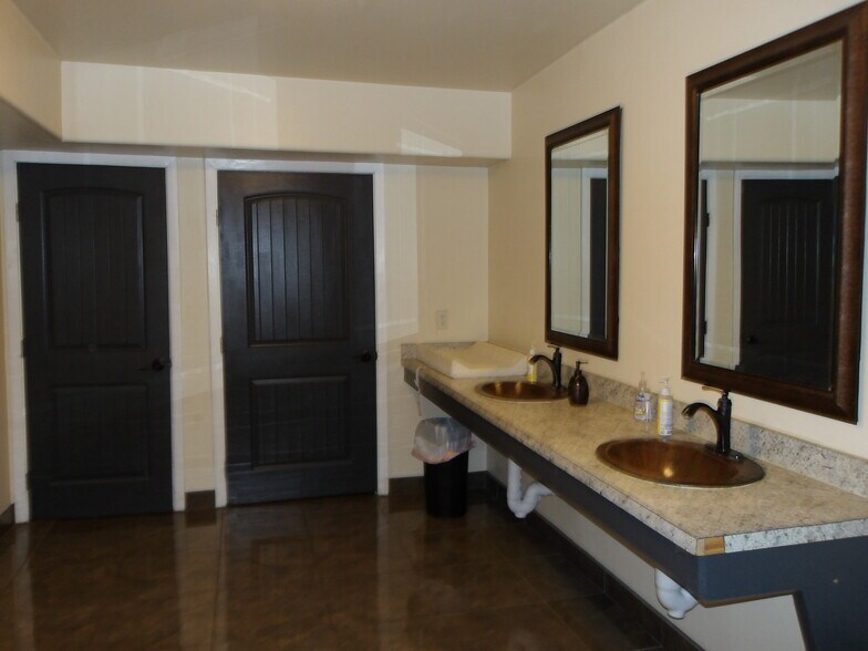 More Photos Of 1 Industrial Pkwy, Rio Hondo Freestanding For Sale