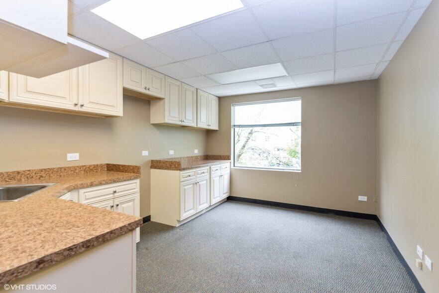 More Photos Of 675 E Irving Park Rd, Roselle Office Residential For Sale