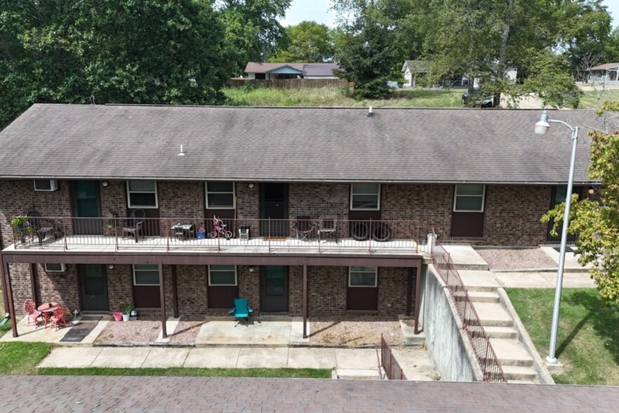 Primary Photo Of 1020 Washington St, Doniphan Apartments For Sale