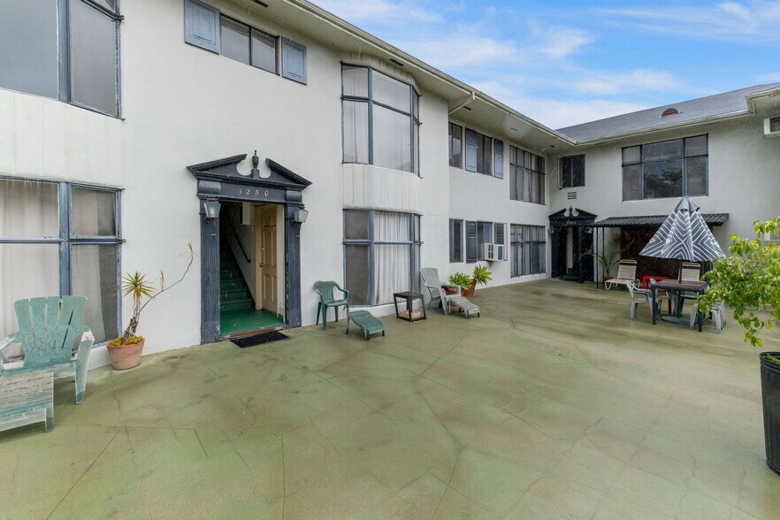 More Photos Of 1248 N Crescent Heights Blvd, West Hollywood Apartments For Sale