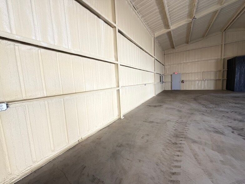 More Photos Of 5790 Rendon Bloodworth Rd, Fort Worth Industrial For Lease