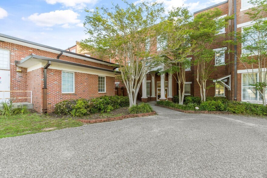 More Photos Of 1301 N Palafox St, Pensacola Office For Lease