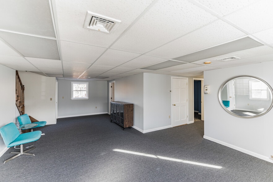 More Photos Of 34 Academy Hill Rd, Plainfield Office For Sale