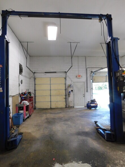 More Photos Of 650 Warren St, Havre De Grace Auto Repair For Sale