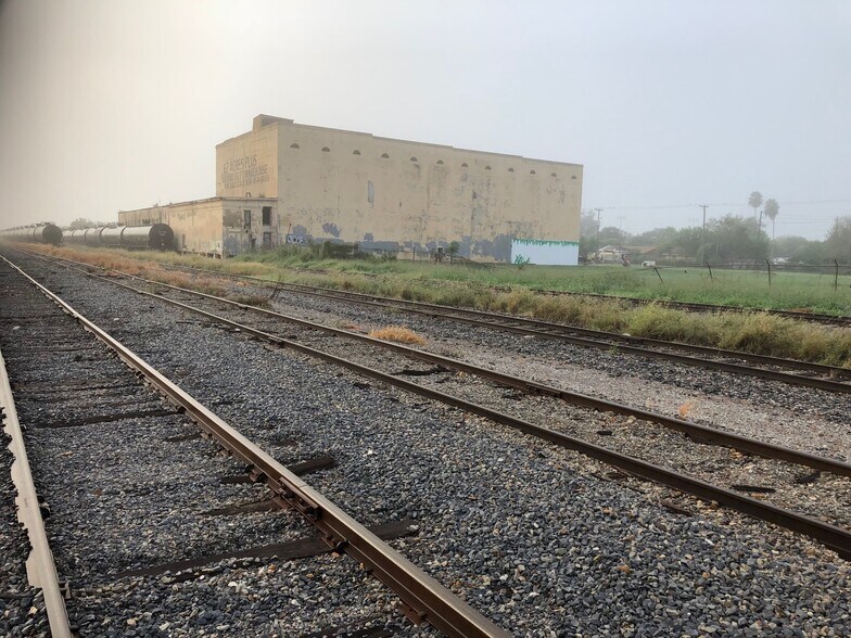 More Photos Of 1335 W Memphis St, Harlingen Industrial For Lease