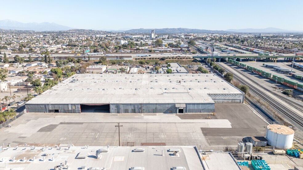 More Photos Of 4542 Dunham St, Commerce Warehouse For Lease