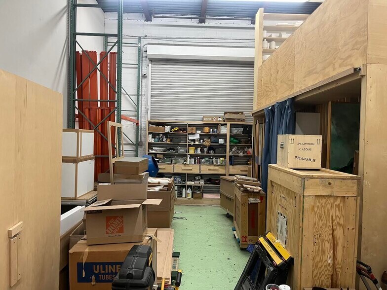 More Photos Of 1231 Flushing Ave, Brooklyn Warehouse For Lease