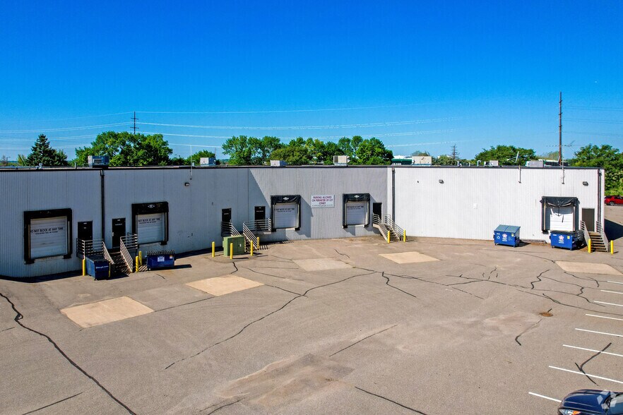 More Photos Of 5995 149th St W, Apple Valley Light Manufacturing For Lease