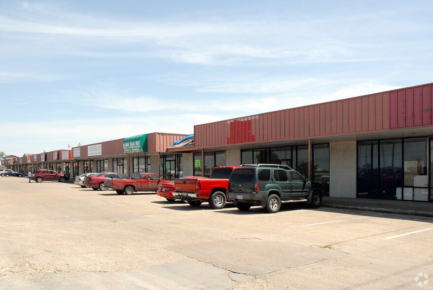 More Photos Of 6221 Highway 6 S, Houston Unknown For Lease