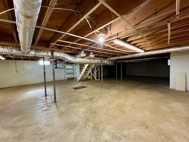 More Photos Of 658 N Broadway, Portland Storefront Retail Office For Lease