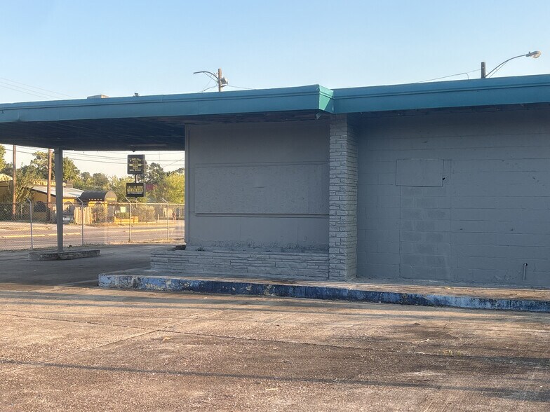 More Photos Of 10039 Homestead Rd, Houston General Retail For Lease