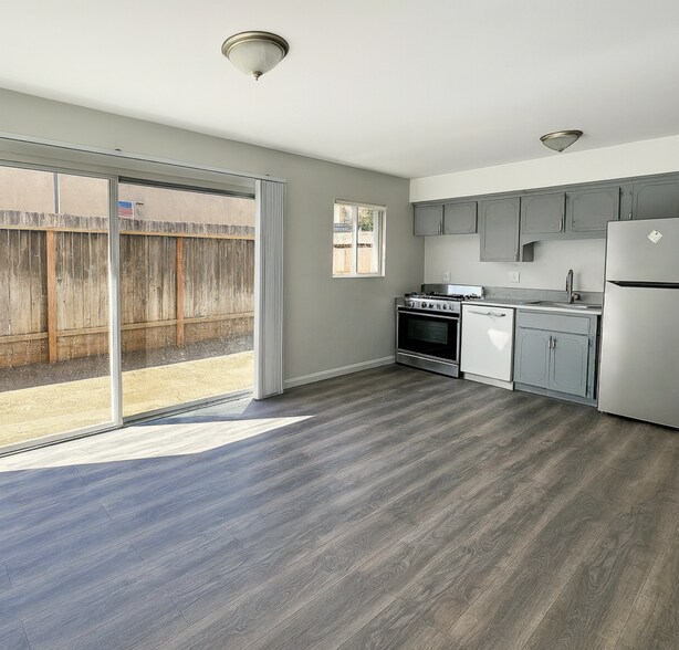 More Photos Of 22 S Lake Dr, Antioch Apartments For Sale