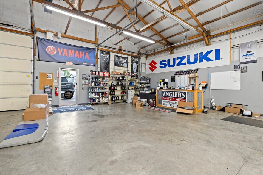 More Photos Of 4510 N Preston Hwy, Shepherdsville Showroom For Sale