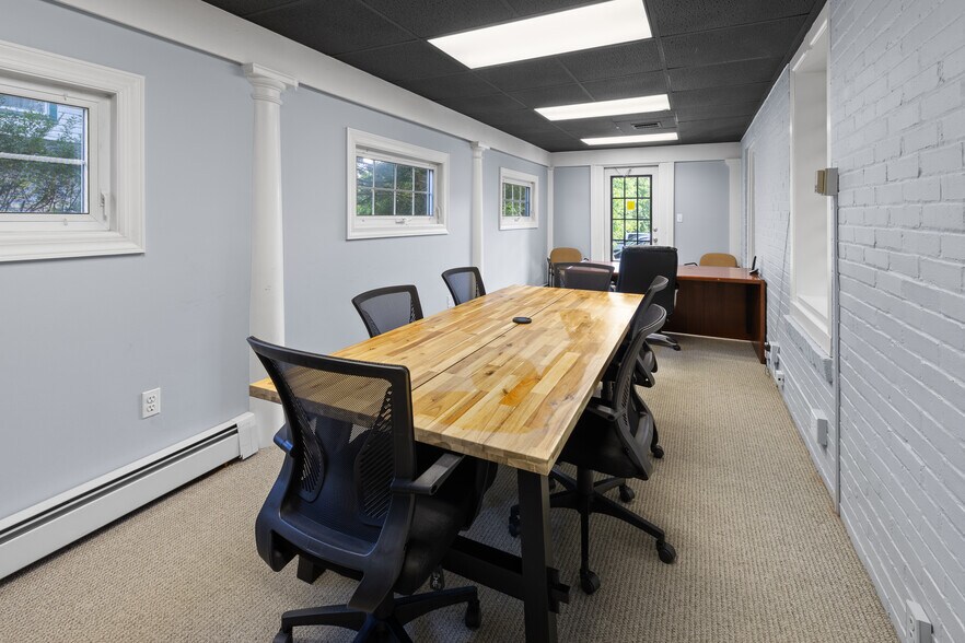 More Photos Of 184 W Main St, Trappe Office For Sale