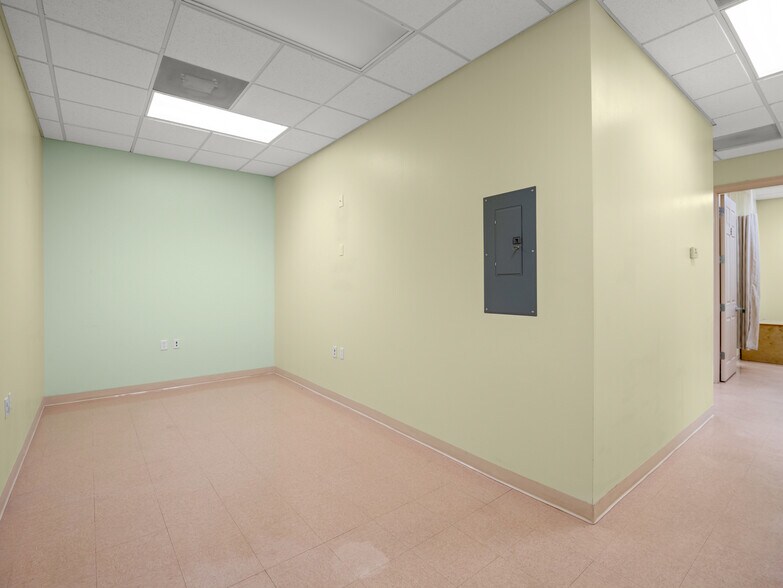 More Photos Of 336 N Babcock St, Melbourne Medical For Sale