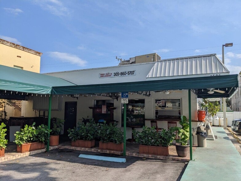 More Photos Of 1590 SW 22nd St, Miami Freestanding For Sale