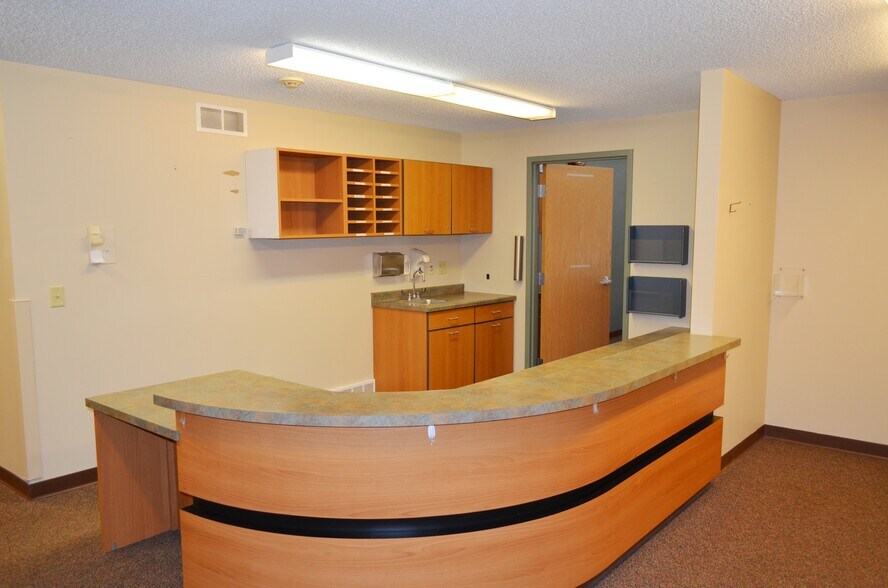 More Photos Of 9 Birch St NE, Remer Medical For Sale