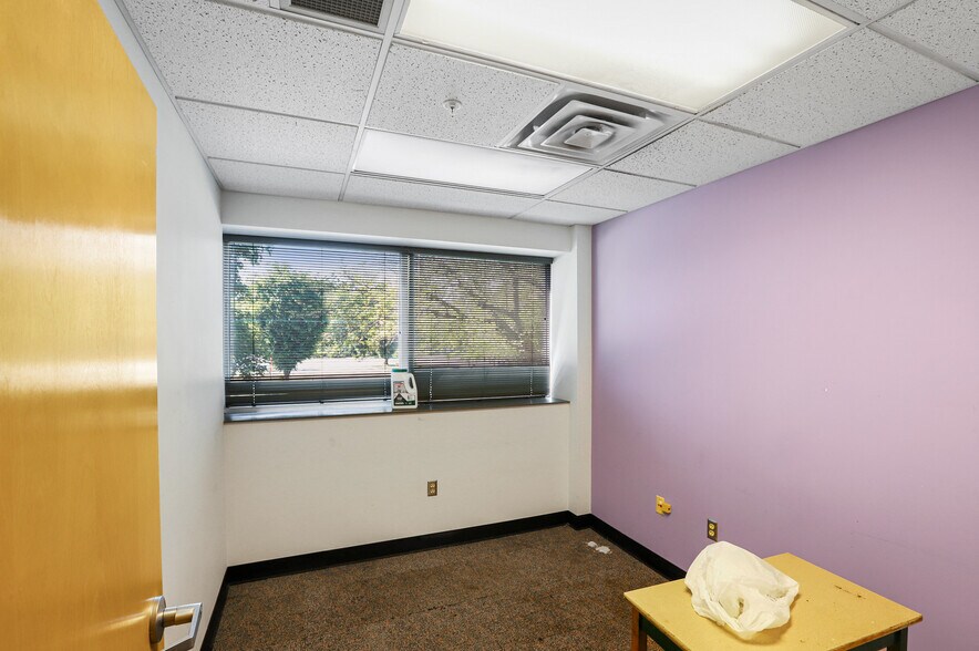 More Photos Of 184 Salem Ave, Dayton Office Residential For Lease