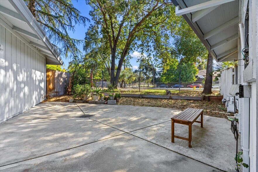 More Photos Of 2316 Villanova Cir, Sacramento Apartments For Sale