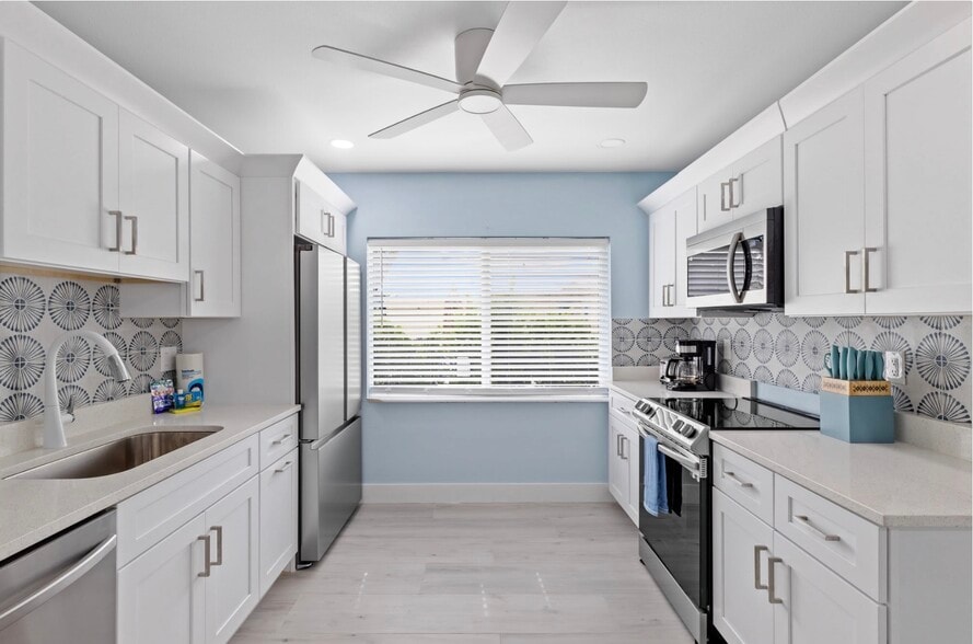 More Photos Of 706 Donax St, Sanibel Hotel For Sale