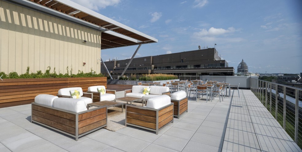 More Photos Of 601 New Jersey Ave NW, Washington Office For Lease