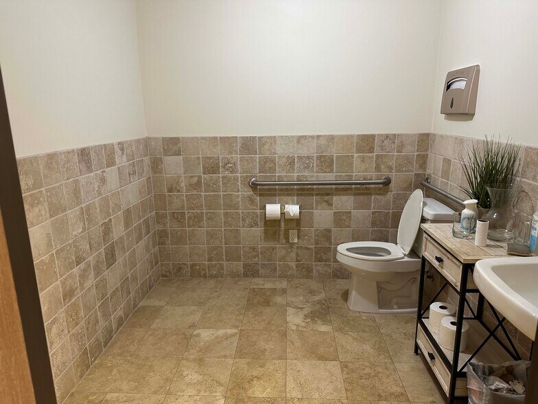 More Photos Of 2458 Alton Pky, Irvine Light Distribution For Lease