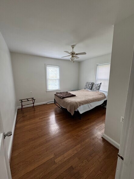 More Photos Of 1932 Spring Hill Rd, Staunton Flex For Sale