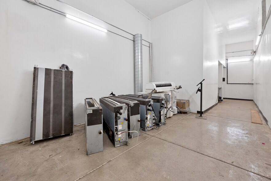 More Photos Of 3501 Emery St, Los Angeles Manufacturing For Sale