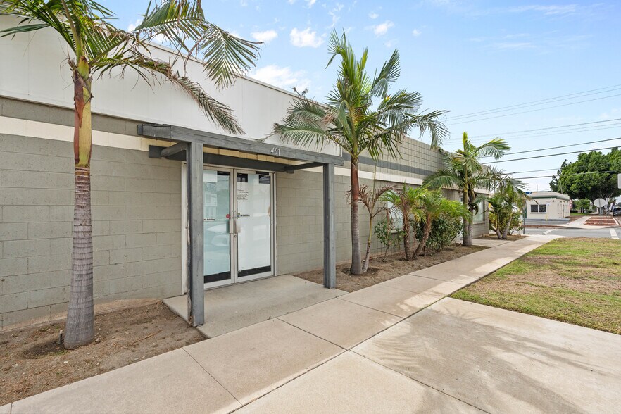 More Photos Of 491 W Rialto Ave, Rialto Manufacturing For Sale