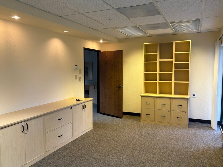 More Photos Of 1220-1244 University Dr, Menlo Park Medical For Lease