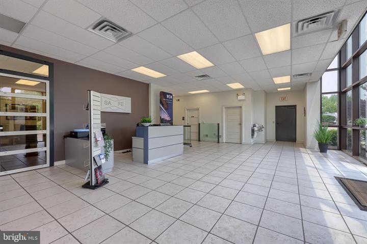 More Photos Of 206 W Kendig Rd, Willow Street Warehouse For Lease