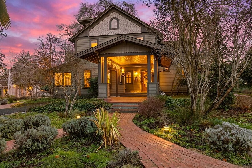 More Photos Of 668 N Main St, Ashland Hospitality For Sale