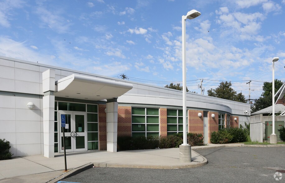 101 Jerusalem Ave, Hicksville, NY 11801 Public Library For Sale