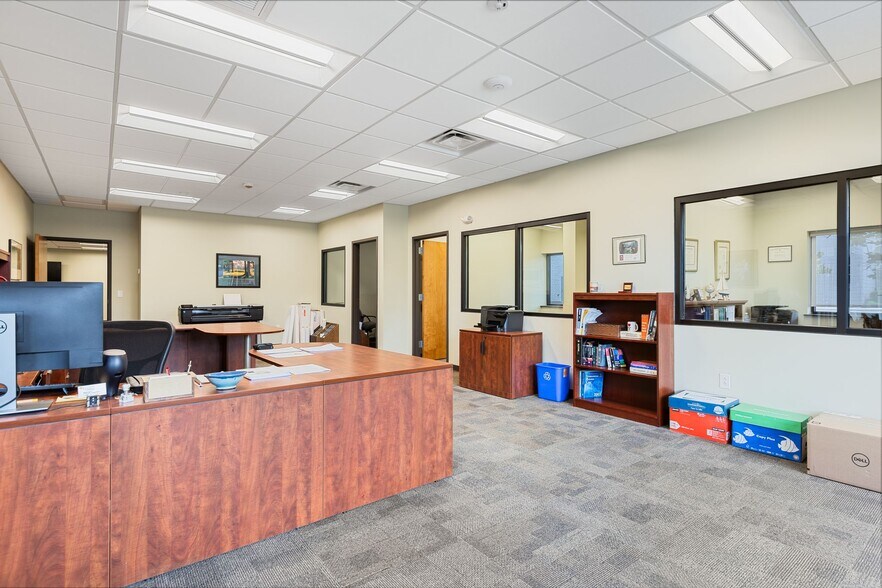 More Photos Of 533 Myatt Dr, Madison Showroom For Sale