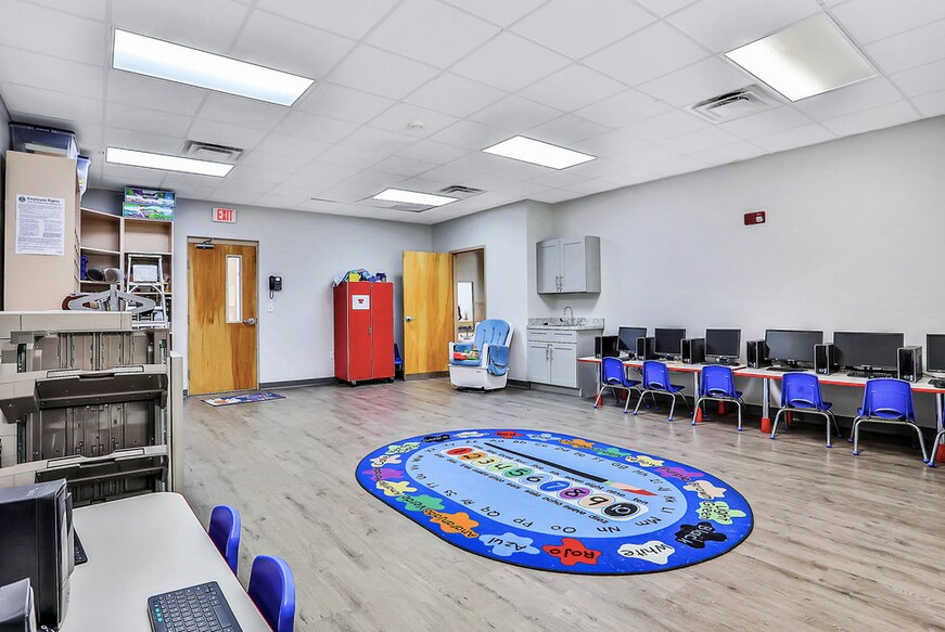 More Photos Of 210 Commerce Lake Dr, Saint Augustine Daycare Center For Lease