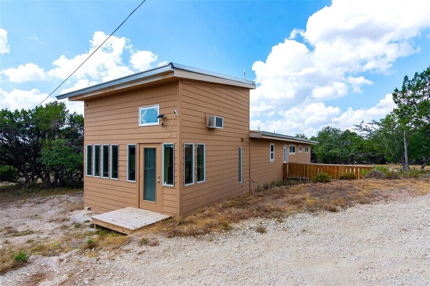 More Photos Of 30303 Ranch Road 12, Dripping Springs Office For Lease