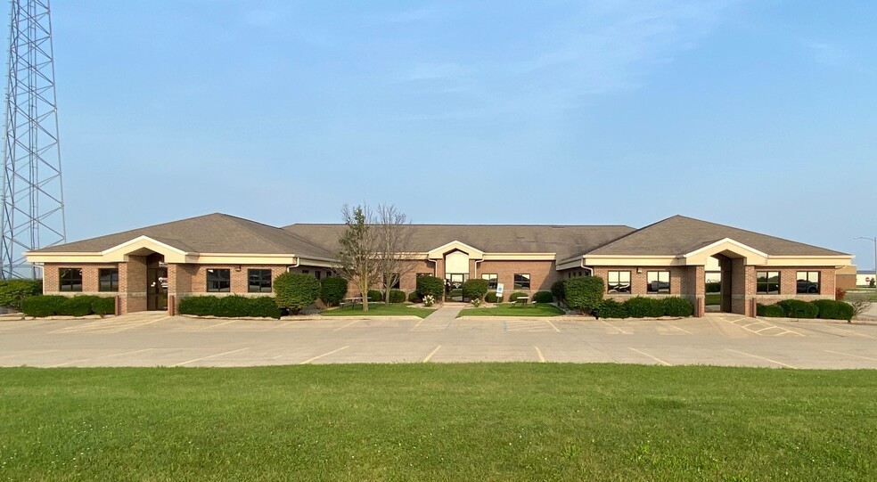 Primary Photo Of 501 S Towanda-Barnes Rd, Bloomington Office For Lease