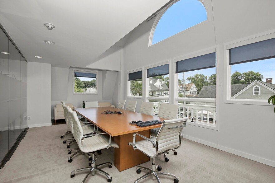 More Photos Of 105 Rowayton Ave, Norwalk Office For Lease