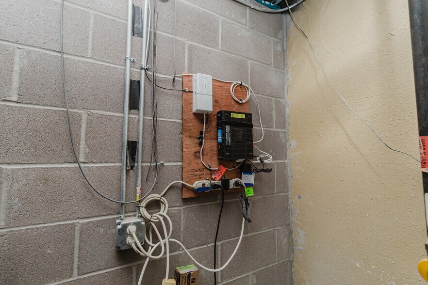 More Photos Of 3117 E 13th St, Wichita Freestanding For Sale