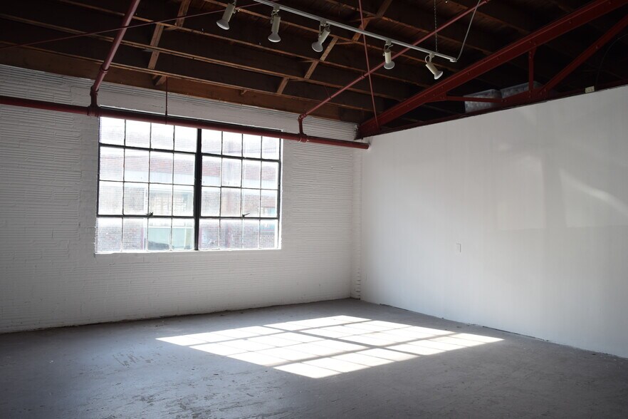 More Photos Of 2315 Commerce St, Houston Unknown For Lease