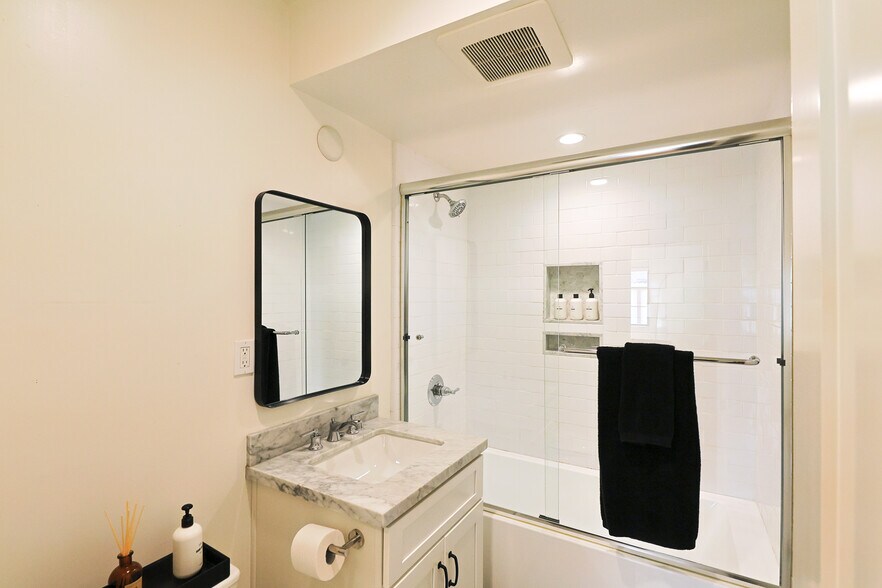 More Photos Of 22227 Pacific Coast Hwy, Malibu Apartments For Sale