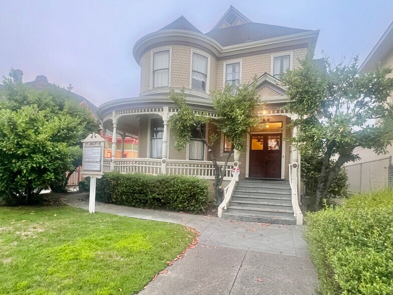 More Photos Of 115 Liberty St, Petaluma Land For Lease
