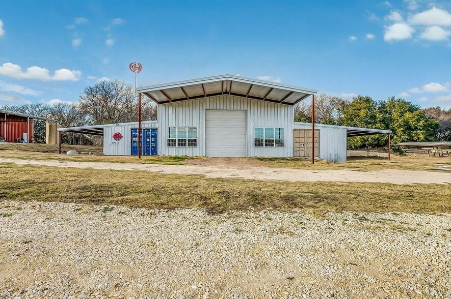 More Photos Of 14485 County Road 156, Bluff Dale Multifamily For Sale