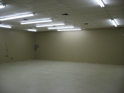 More Photos Of 115 Row One, Lafayette Warehouse For Lease