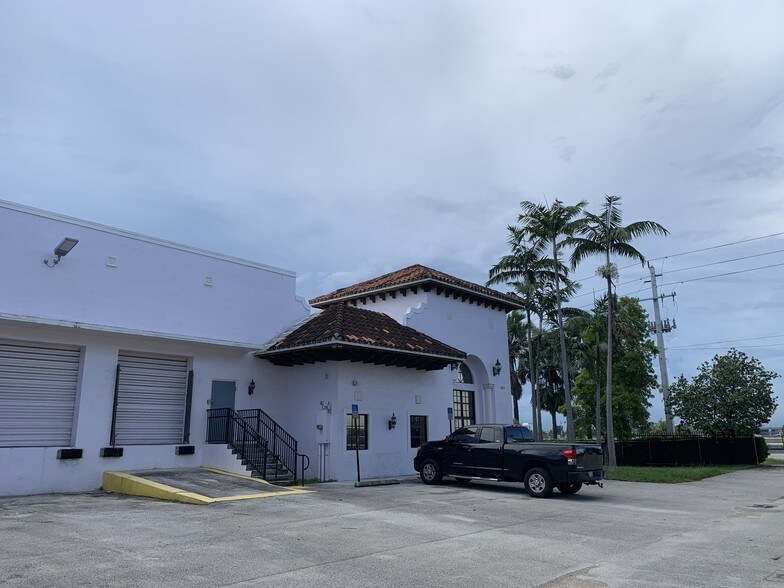 Primary Photo Of 6951 NW 16th St, Miami Warehouse For Lease