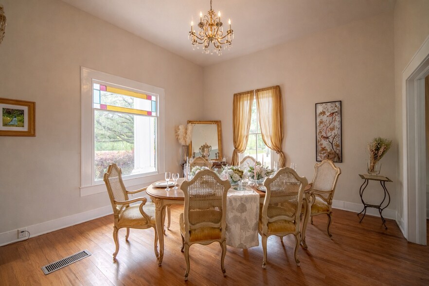 More Photos Of 5800 England Dr, Alexandria Specialty For Sale