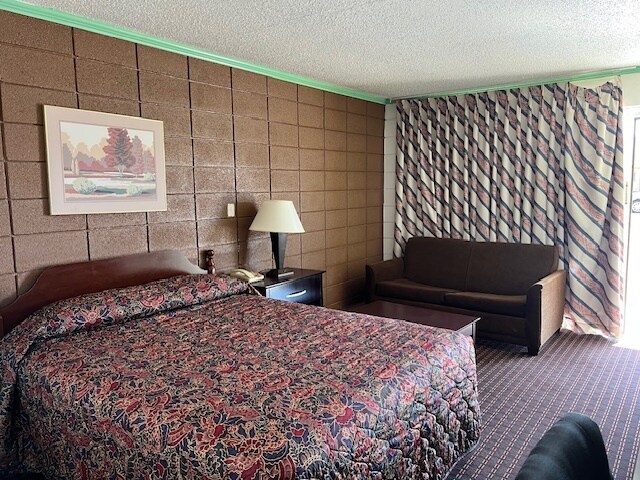 More Photos Of 208 S Ellis St, Menard Hotel For Sale