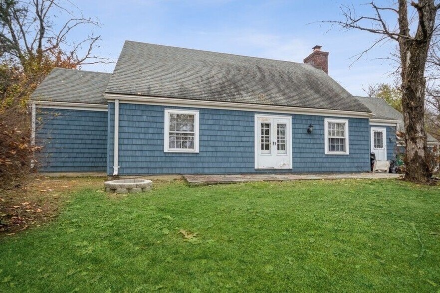 More Photos Of 109-111 N Cross Rd, Lagrangeville Veterinarian Kennel For Sale